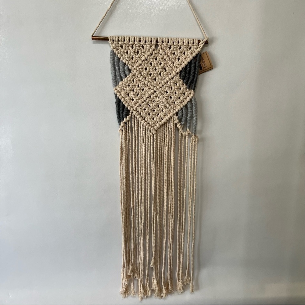 Macrame Hand-Knotted Wall Hanging NWT